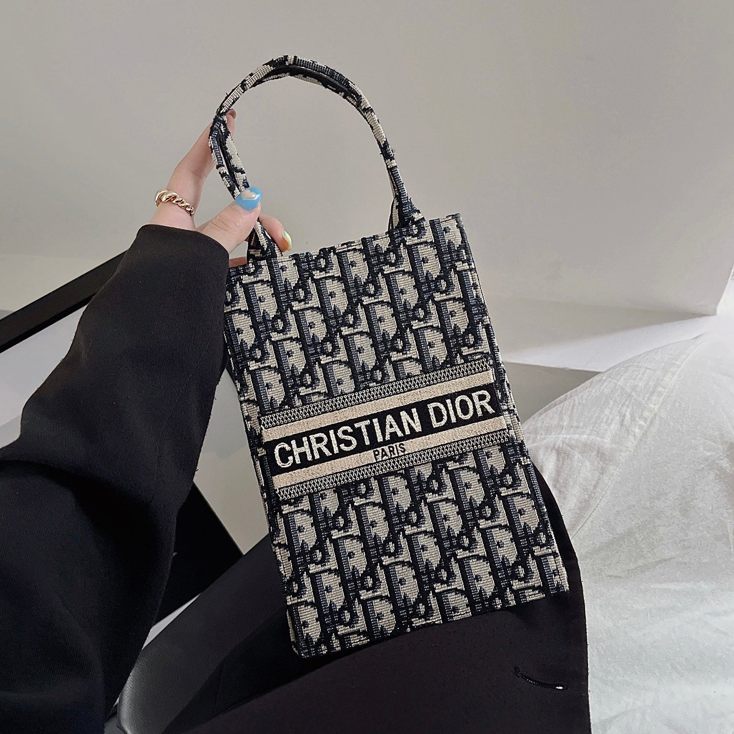 Classic Tote Bag With Crossbody Strap - Iphonecasehouse