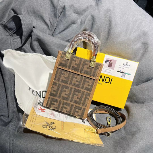 Leather Hand bag for the Modern Sophisticate - Iphonecasehouse