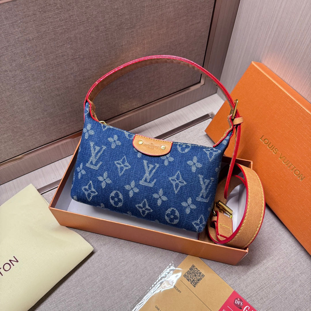 Timeless Luxury: Leather Hand Bag for the Modern Sophisticate - Iphonecasehouse