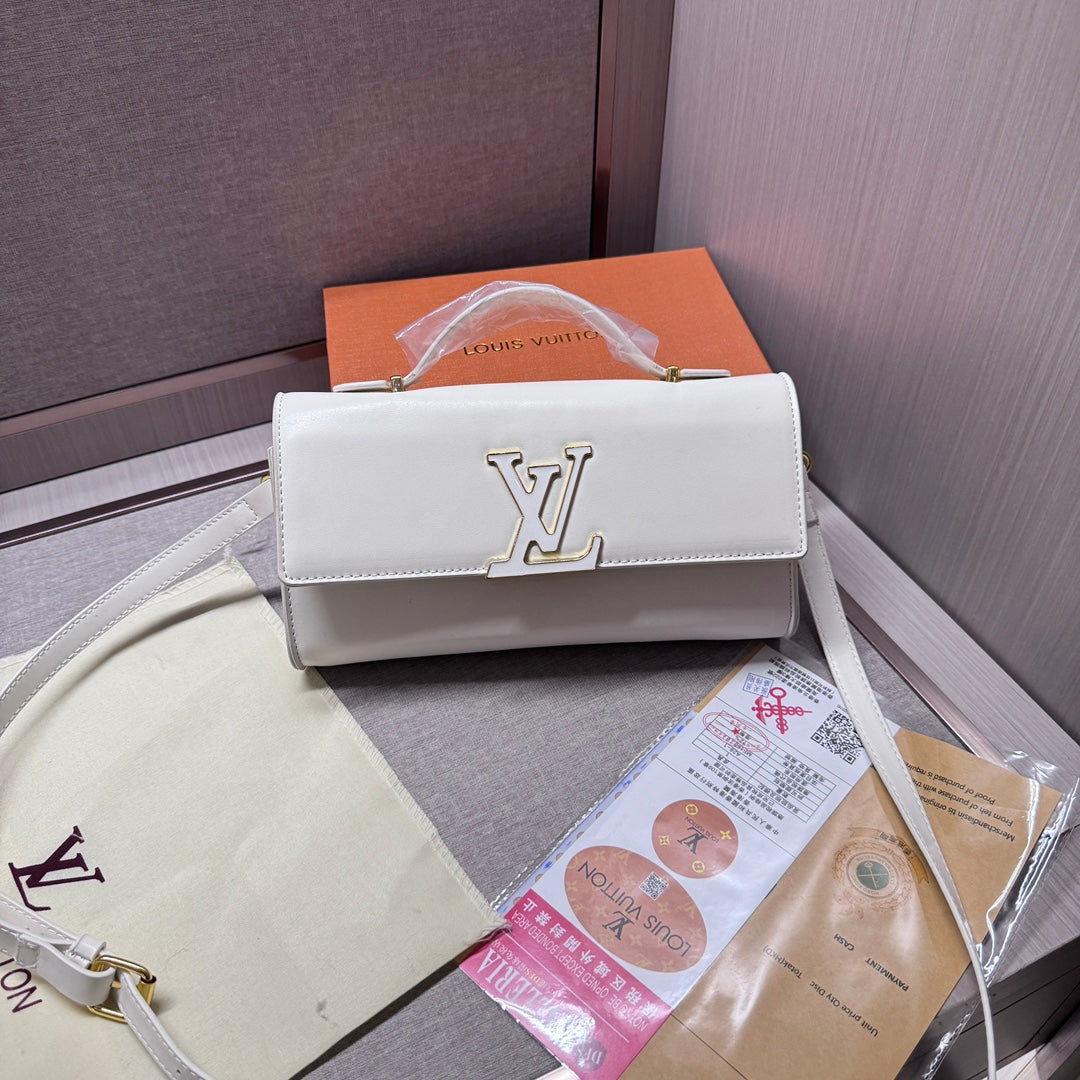 Sophisticated Leather Hand bag: Where Luxury Meets Style - Iphonecasehouse