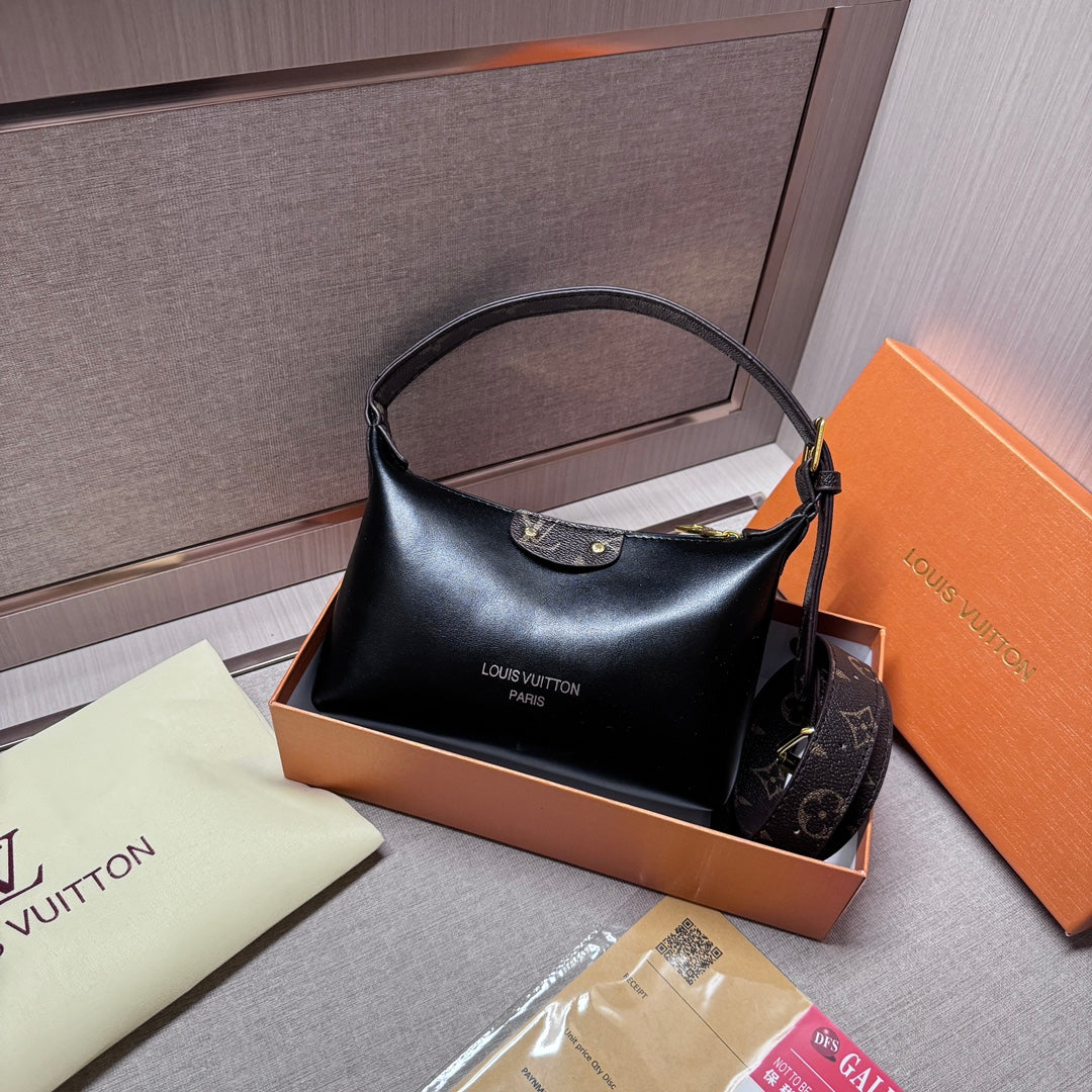 Timeless Luxury: Leather Hand Bag for the Modern Sophisticate - Iphonecasehouse