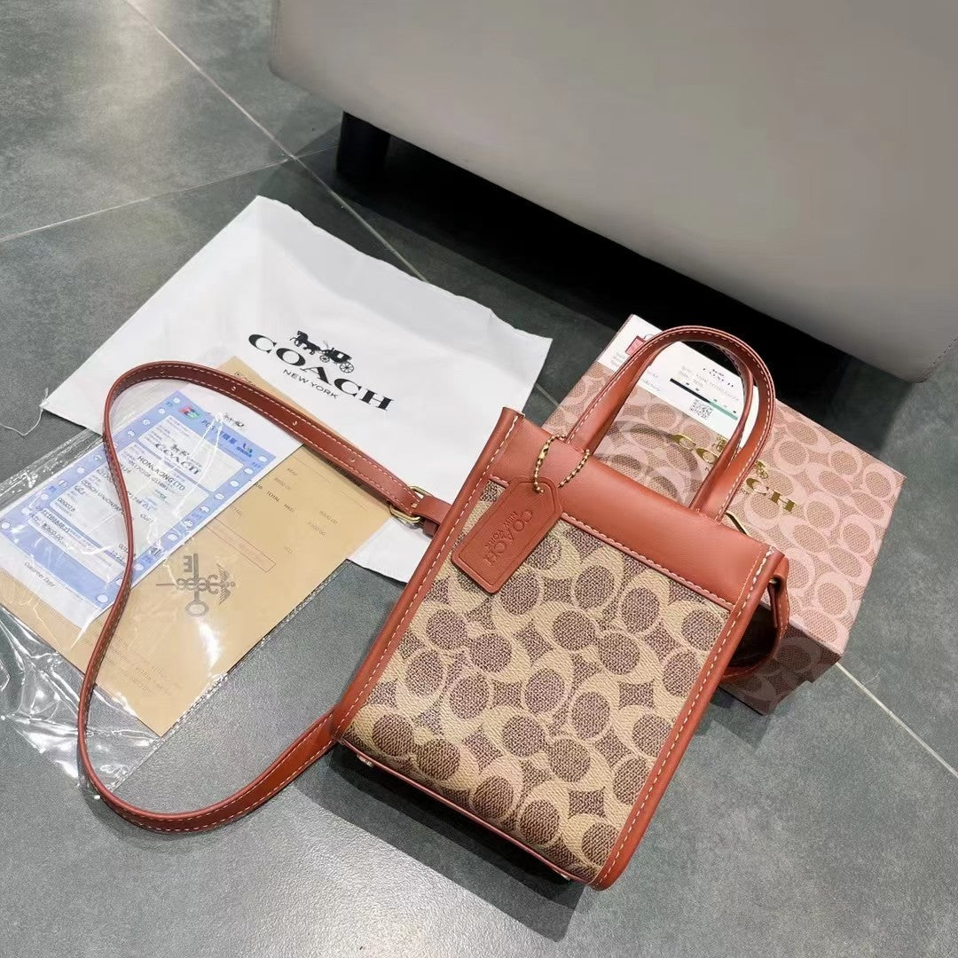 Elegant Leather Hand Bag: A Touch of Light Luxury - Iphonecasehouse