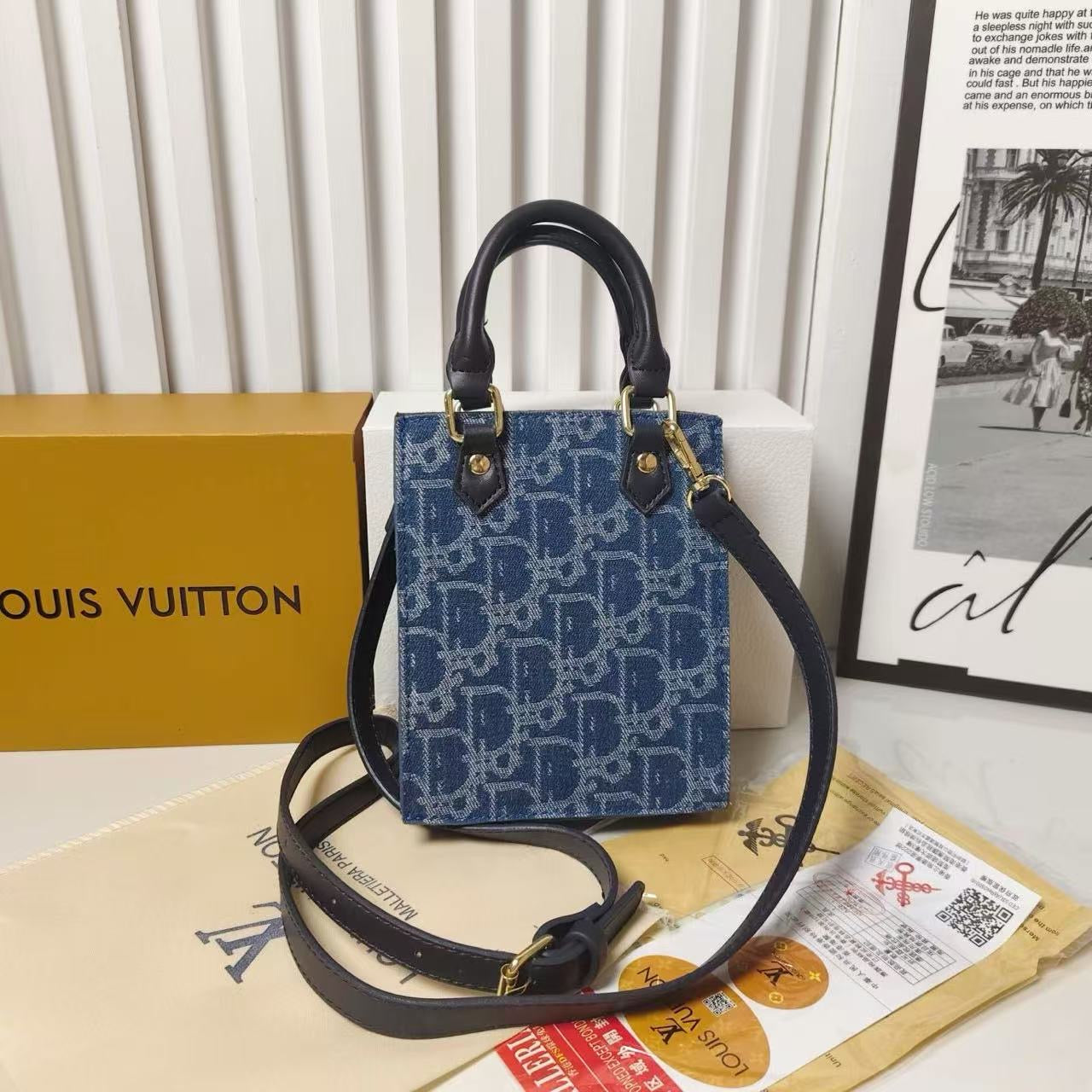 Classic Tote Bag With Crossbody Strap - Iphonecasehouse