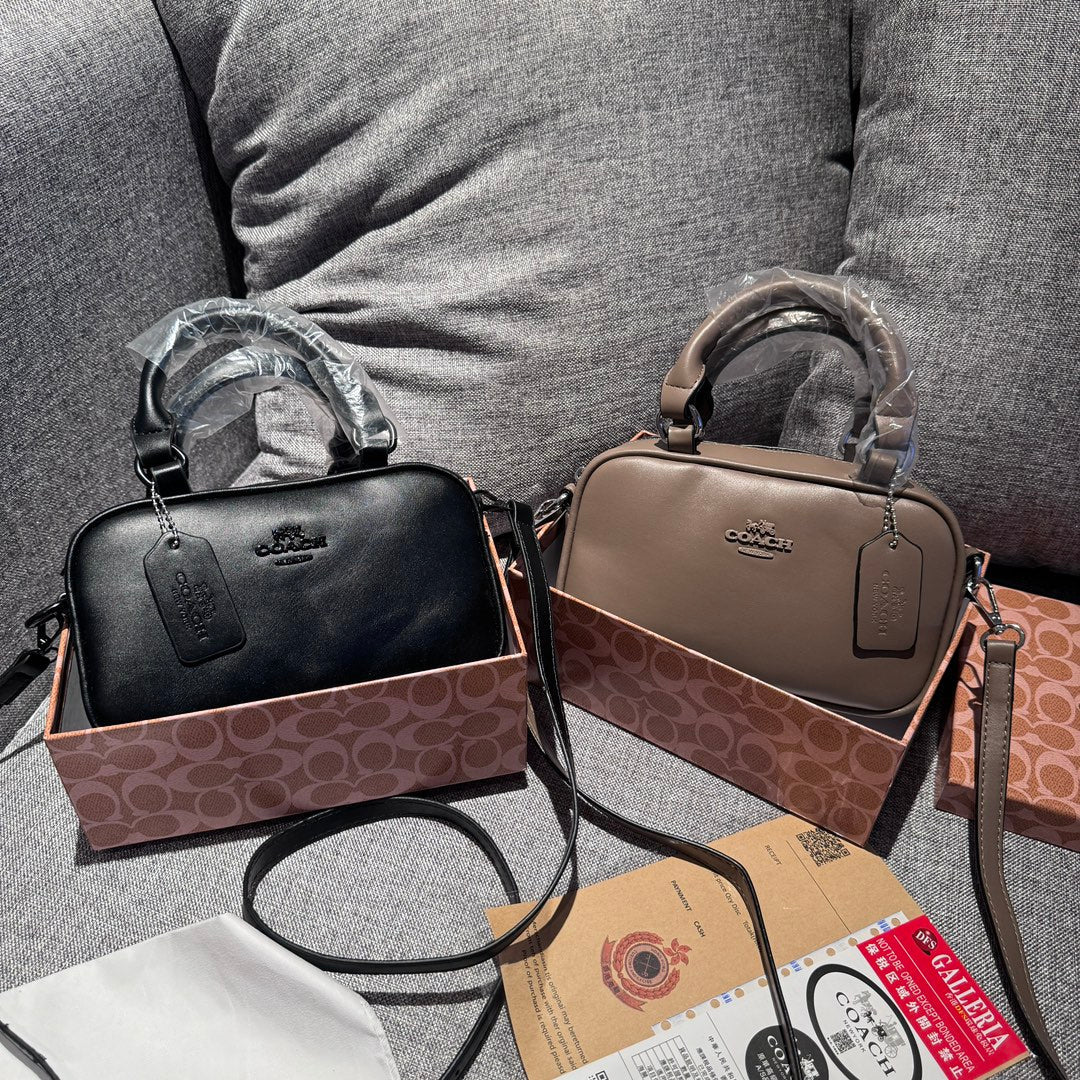 Elegant Leather Handbag: A Touch of Light Luxury - Iphonecasehouse