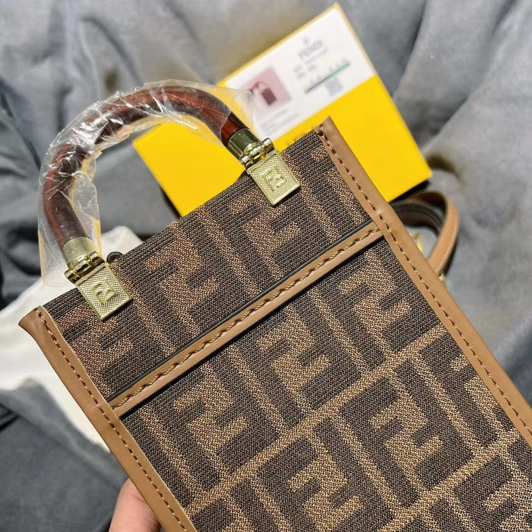 Leather Hand bag for the Modern Sophisticate - Iphonecasehouse