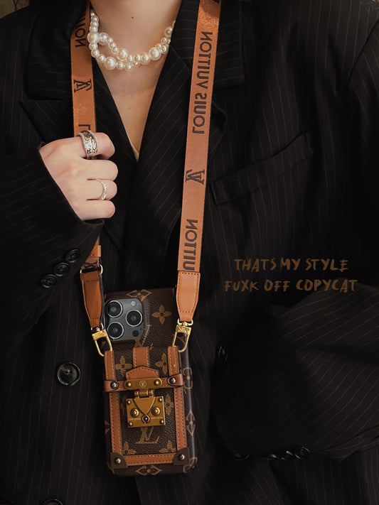 Lou Card Holder Chain iPhone Case - Iphonecasehouse