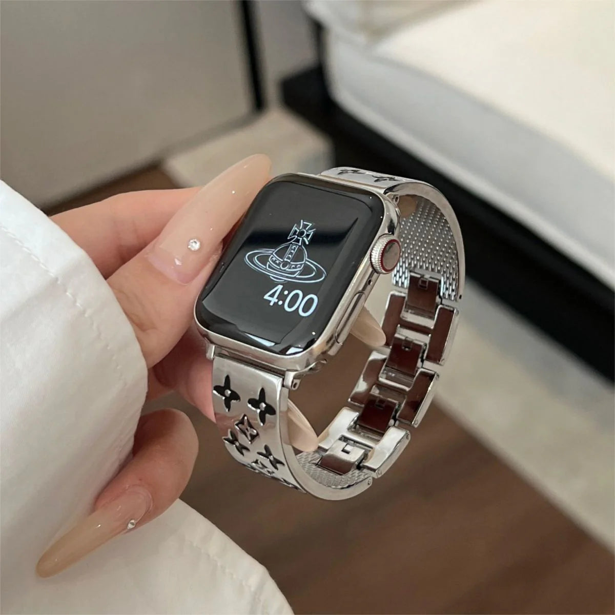 EMBOSSED METAL APPLE WATCH STRAP - Iphonecasehouse