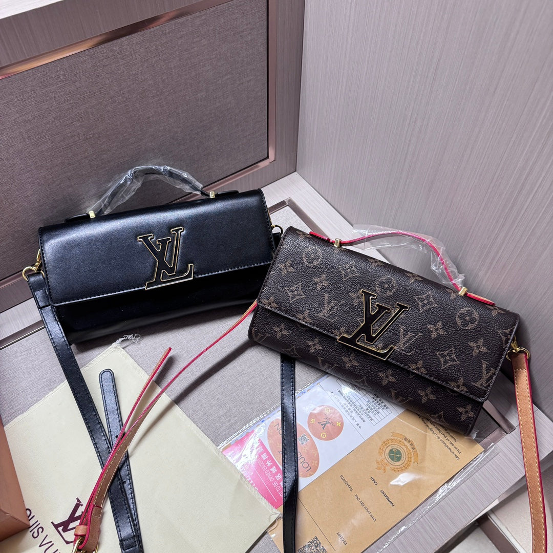 Sophisticated Leather Hand bag: Where Luxury Meets Style - Iphonecasehouse