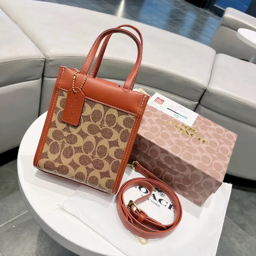 Elegant Leather Hand Bag: A Touch of Light Luxury - Iphonecasehouse