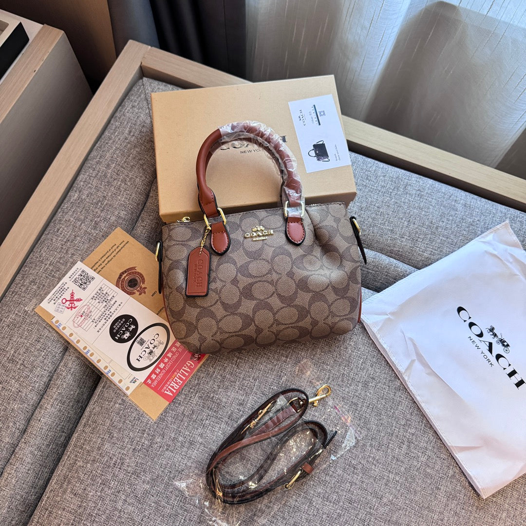 Crafted to Perfection: Leather Hand Bag with a Luxe Touch - Iphonecasehouse