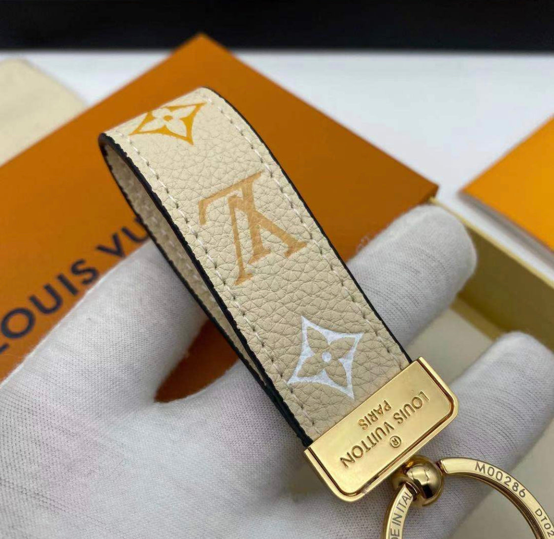 Luxury keychain - Iphonecasehouse