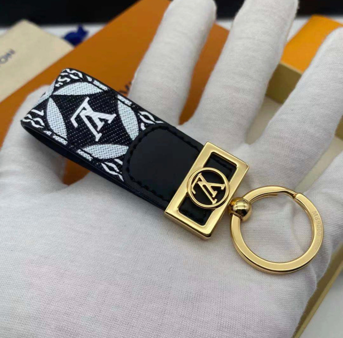 Luxury keychain - Iphonecasehouse