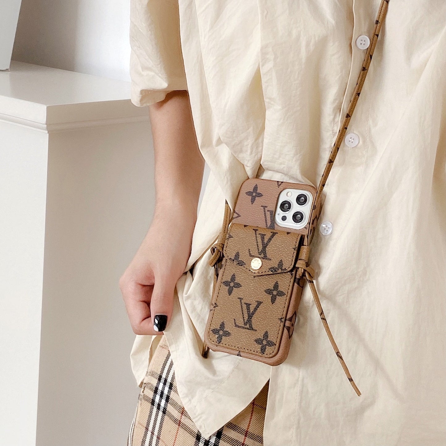 Lou Leather Chain iPhone Case - Iphonecasehouse