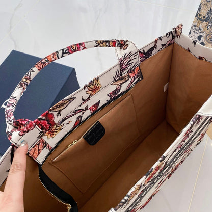 Chic & Refined: Light Luxury Leather Handbag - Iphonecasehouse
