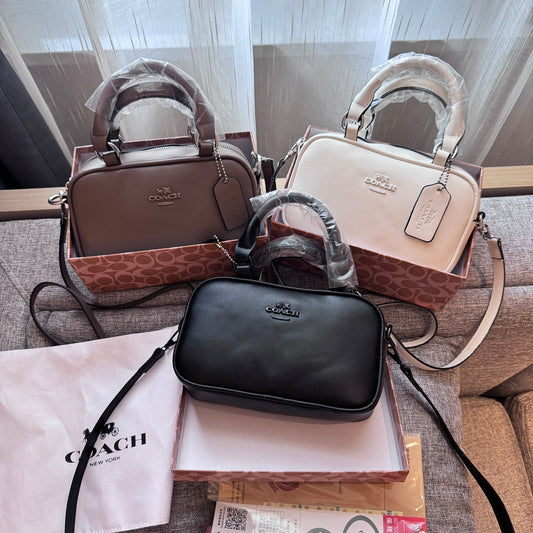 Elegant Leather Handbag: A Touch of Light Luxury - Iphonecasehouse