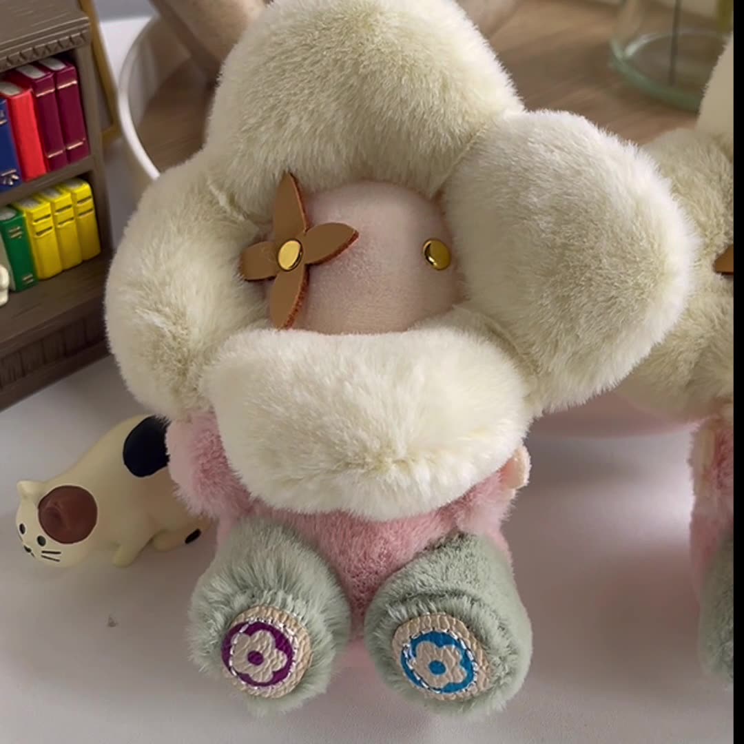 Cute Sunflower Plush Keychain – Vivian Doll Bag Charm for Women, Car & Backpack Decoration - Iphonecasehouse