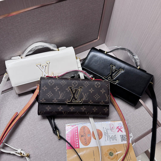 Sophisticated Leather Hand bag: Where Luxury Meets Style - Iphonecasehouse