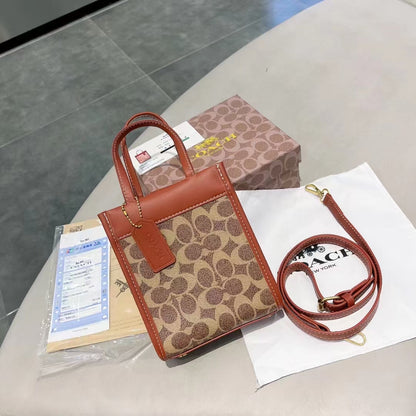 Elegant Leather Hand Bag: A Touch of Light Luxury - Iphonecasehouse