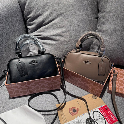 Elegant Leather Handbag: A Touch of Light Luxury - Iphonecasehouse