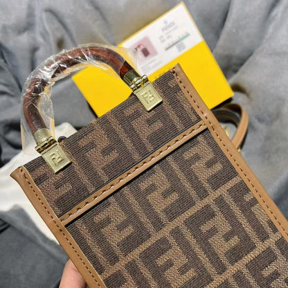 Leather Hand bag for the Modern Sophisticate - Iphonecasehouse