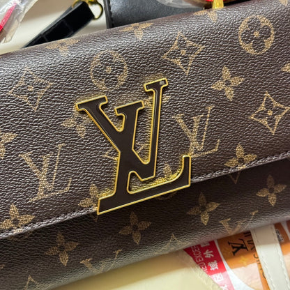 Sophisticated Leather Hand bag: Where Luxury Meets Style - Iphonecasehouse