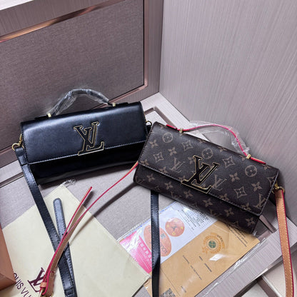 Sophisticated Leather Hand bag: Where Luxury Meets Style - Iphonecasehouse