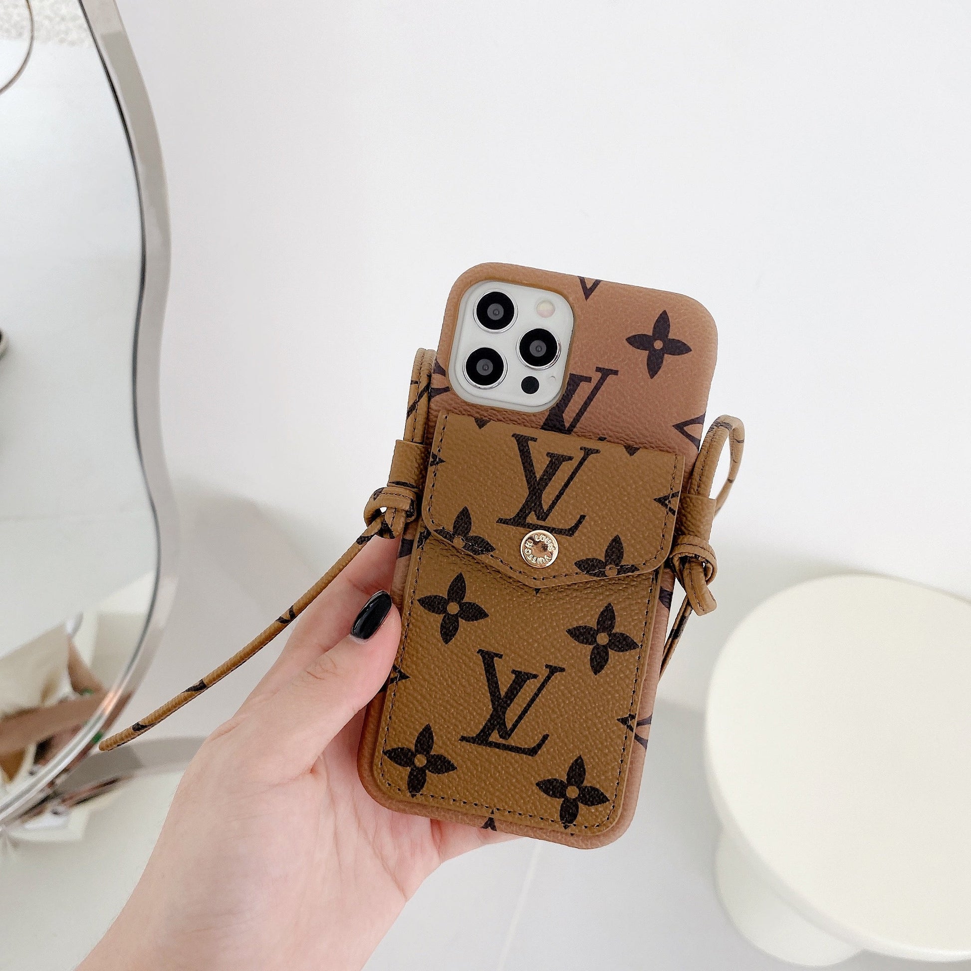 Lou Leather Chain iPhone Case - Iphonecasehouse